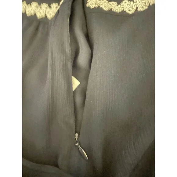 ๐ LOFT Navy Sleeveless Chiffon Top w/ White Beaded V-Neck โ Size 8 (Lined) - Picture 6 of 9